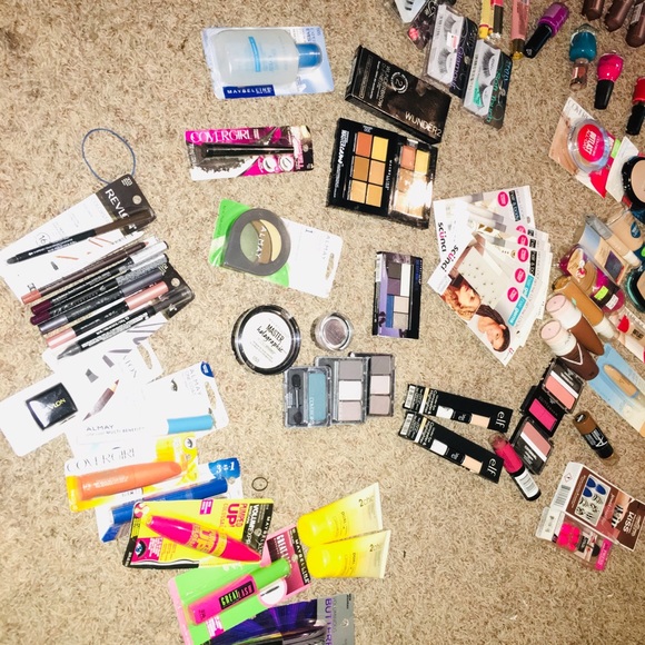 100 piece make up lot